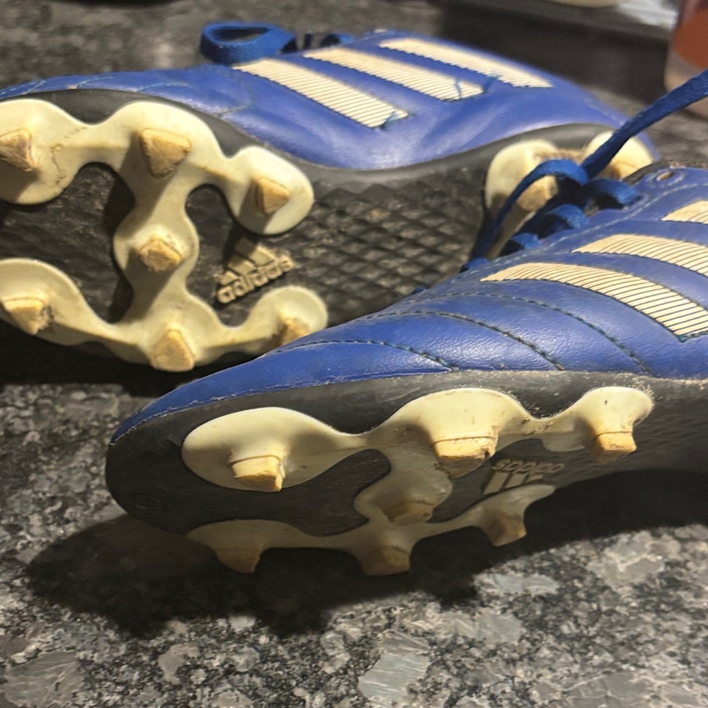 adidas Kids cleats - Blue and Black - Picture 4 of 5